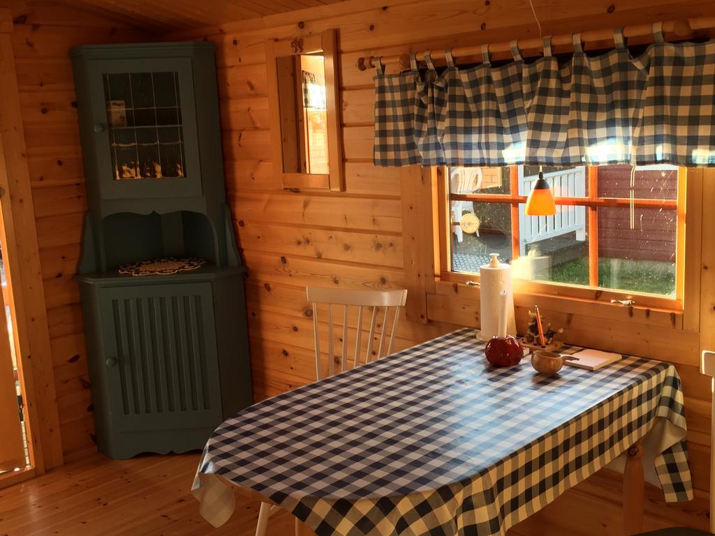 Stuga Vid Hedenaesets Stencafe Bagian luar foto
